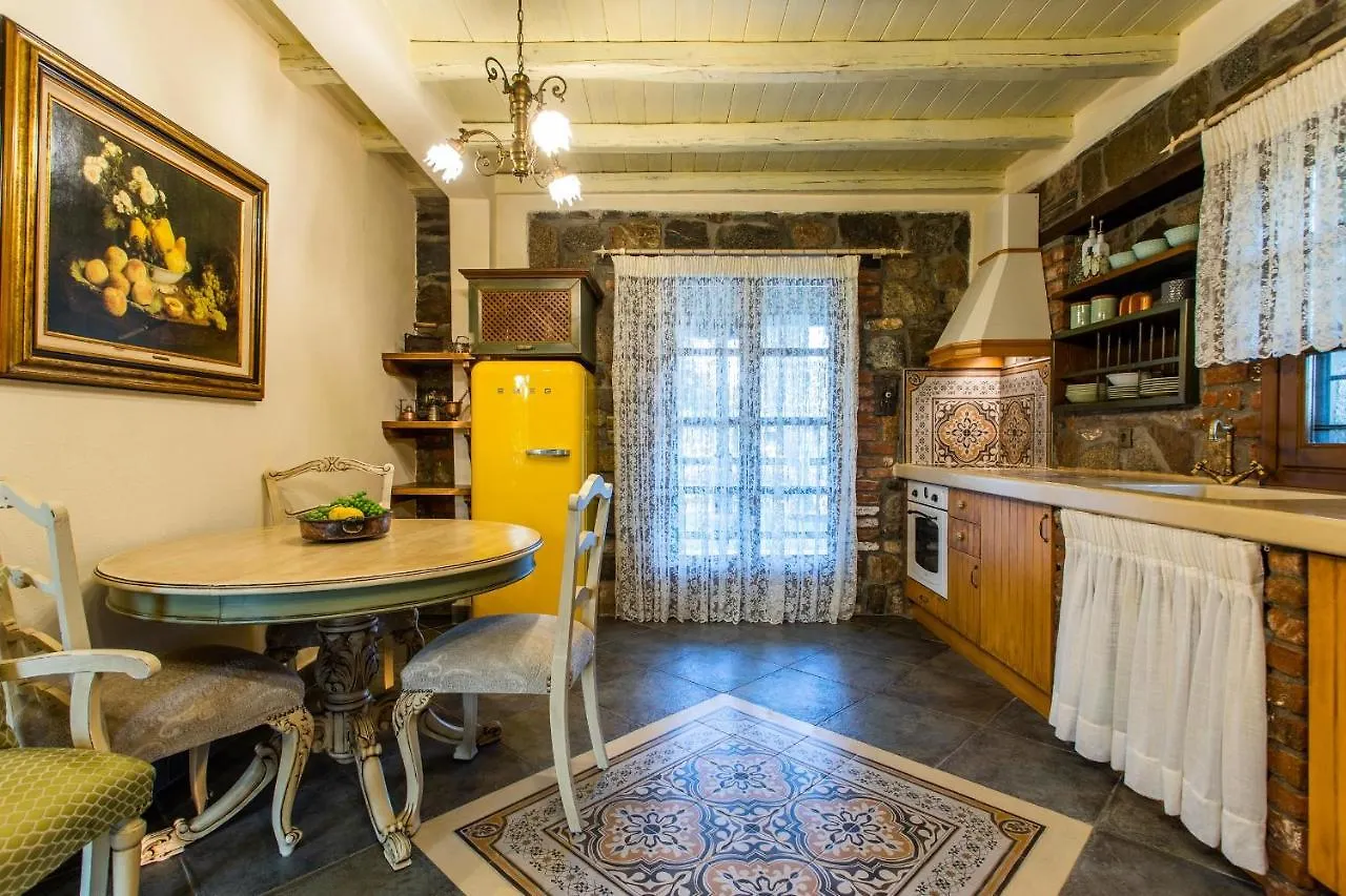 Ta Petrina Apartment Vourvourou